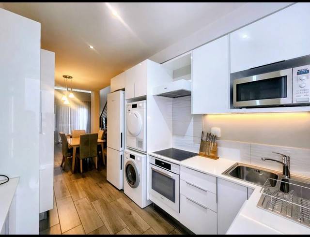 1 BEDROOM APARTMENT FOR SALE IN ASHLEA GARDENS